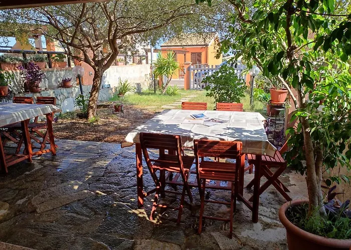 Donna Violante Porto Corallo Affittacamere